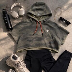 Under Armour Project Rock Fleece Cropped Hoodie Olive Green Camo Striped Large